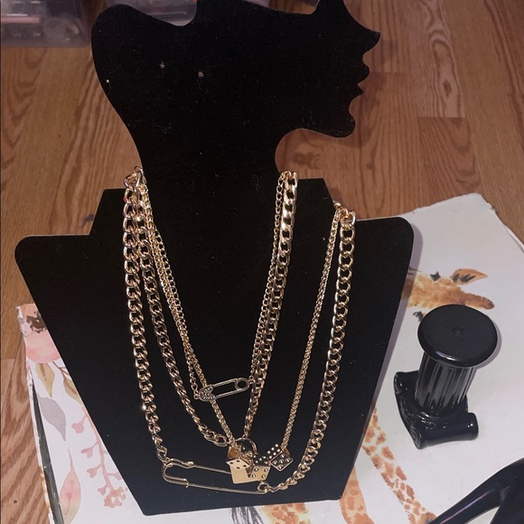 Jewelry - Gold plated necklace